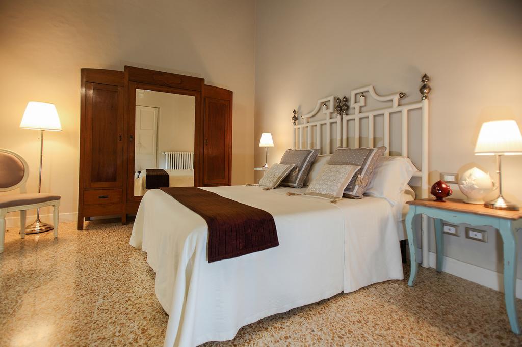 Palazzo Bregante Bed and Breakfast Monopoli Esterno foto