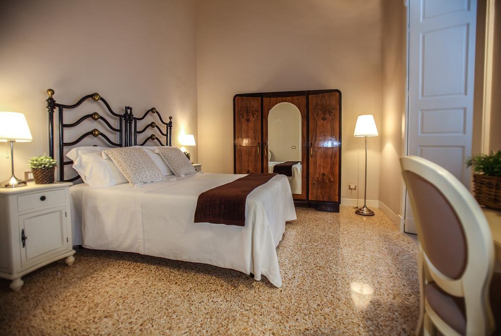 Palazzo Bregante Bed and Breakfast Monopoli Esterno foto